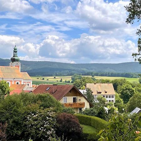 Ferienwohnungen Am Kirchberg Neualbenreuth Exterior foto