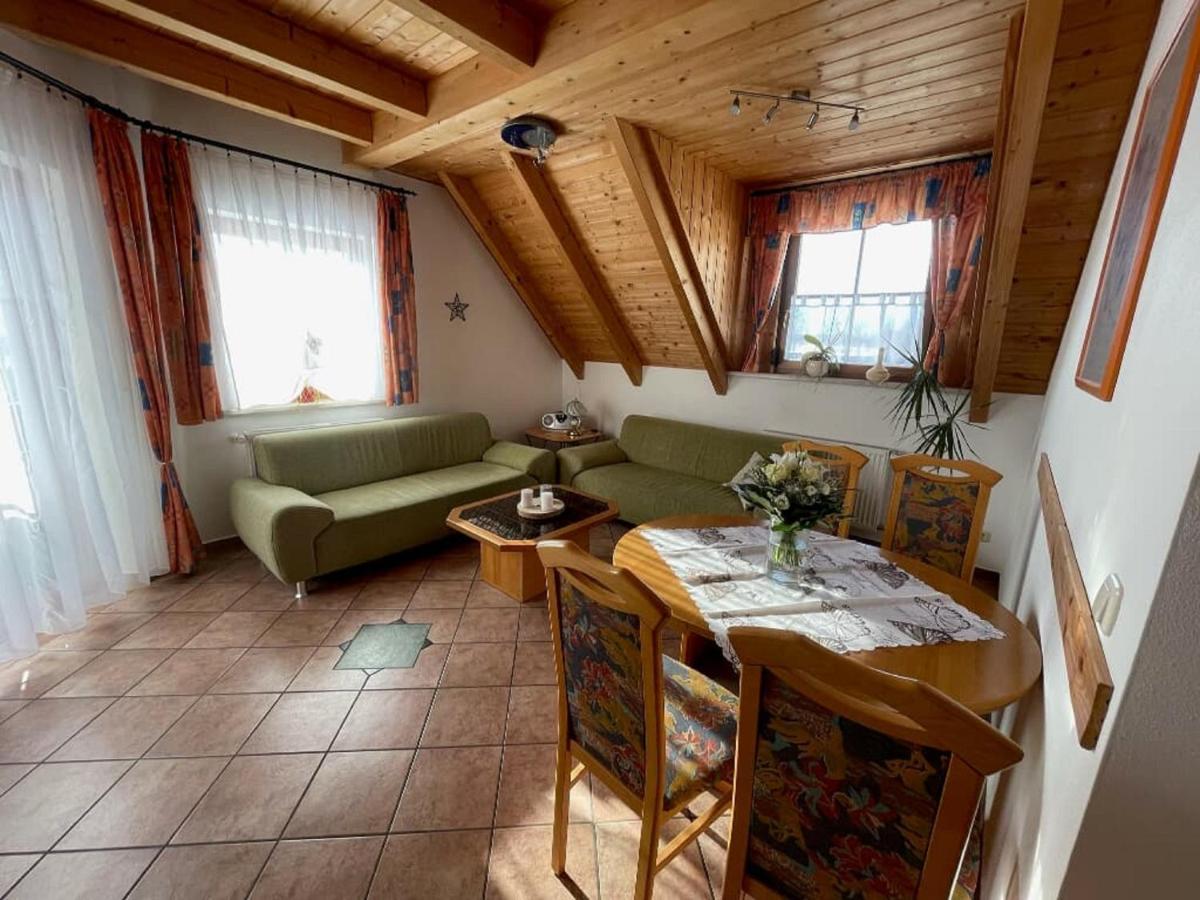Ferienwohnungen Am Kirchberg Neualbenreuth Exterior foto